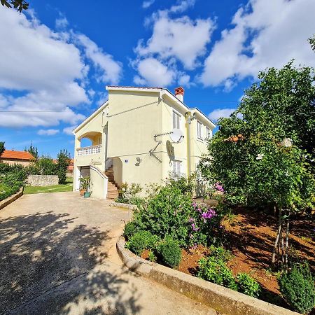 Apartmani Lenka Ugljan Exterior photo