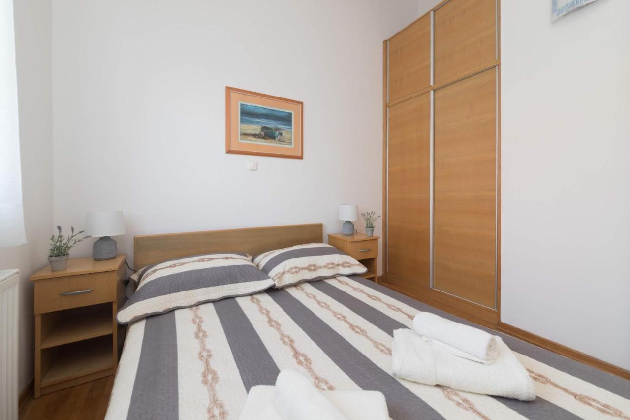 Apartmani Lenka Ugljan Exterior photo