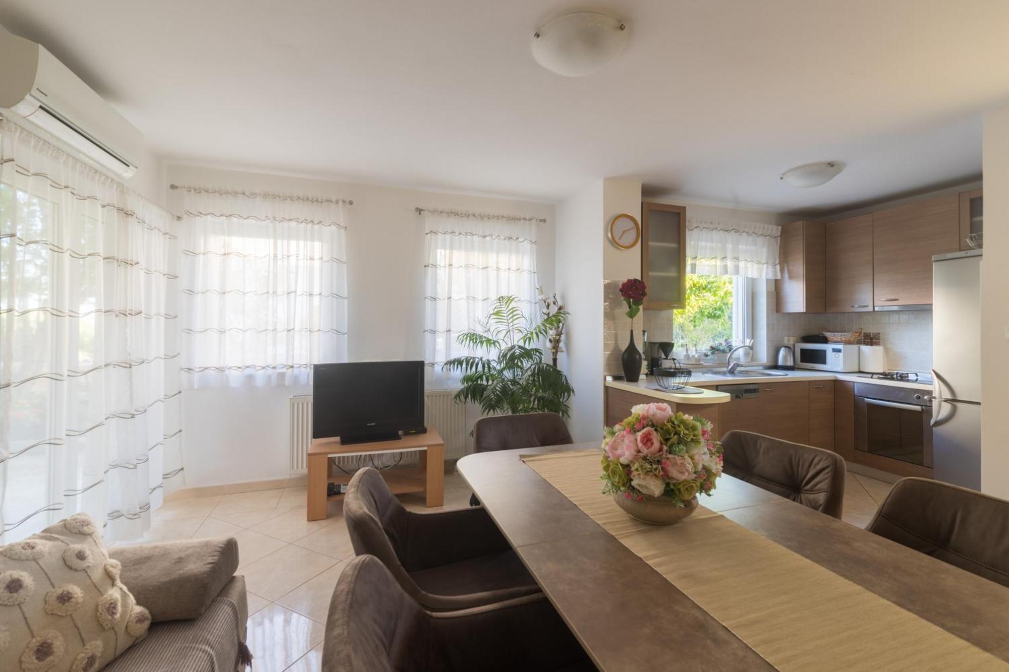 Apartmani Lenka Ugljan Room photo