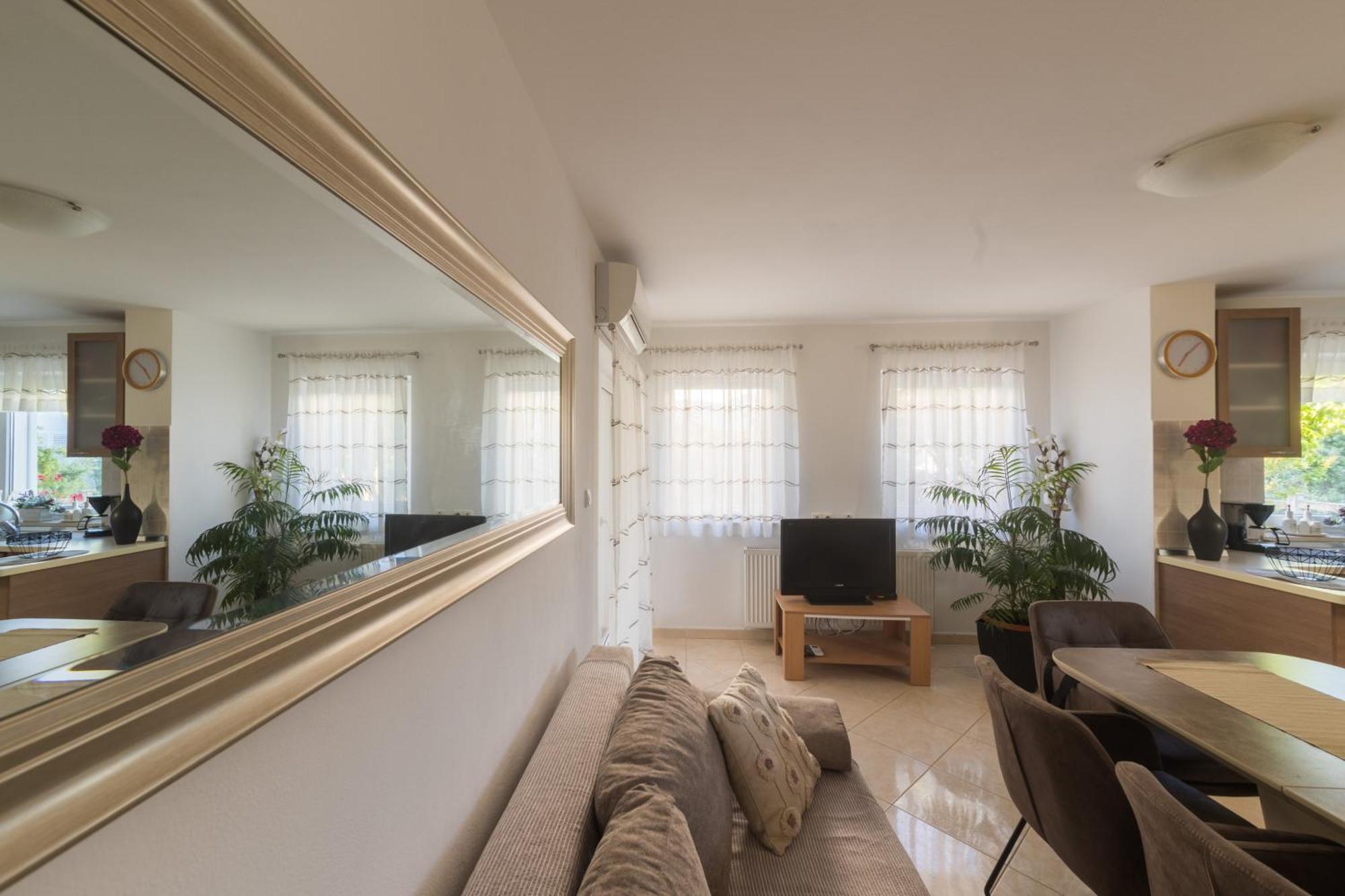 Apartmani Lenka Ugljan Room photo
